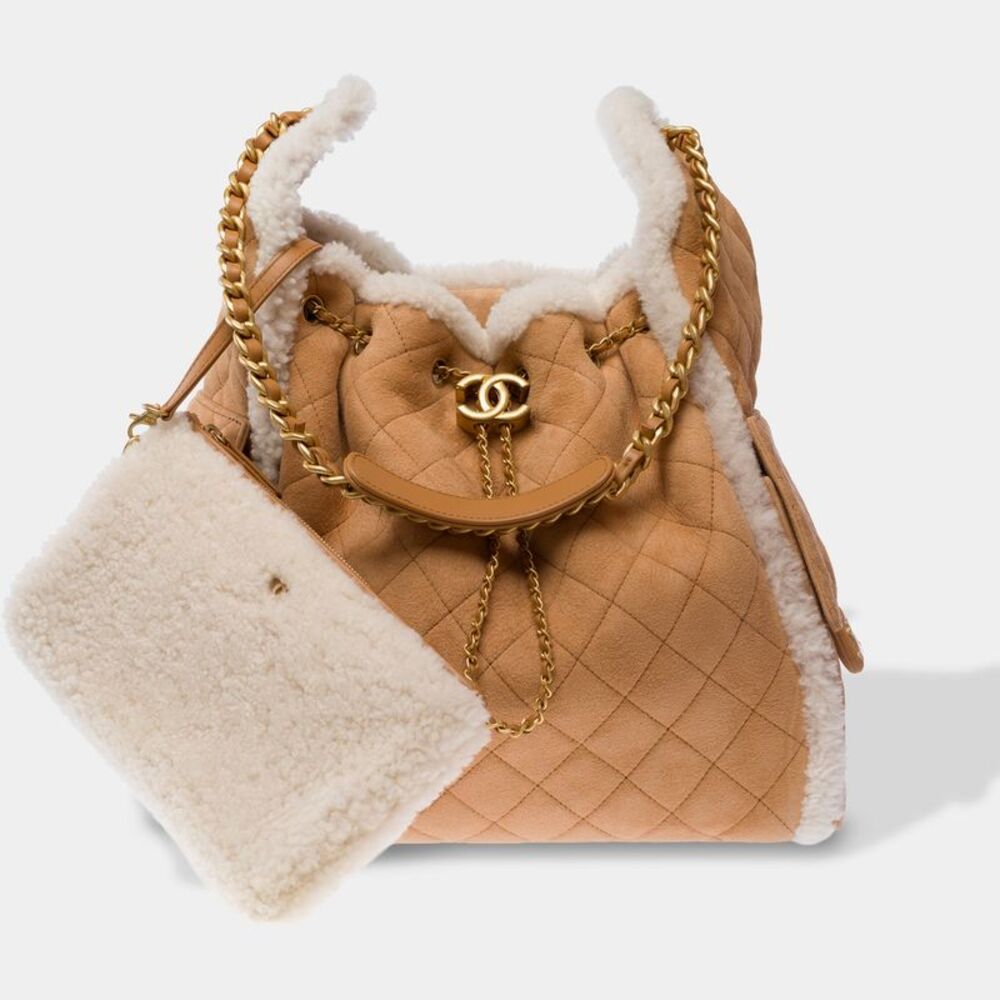 CHANEL Shoulder Bag